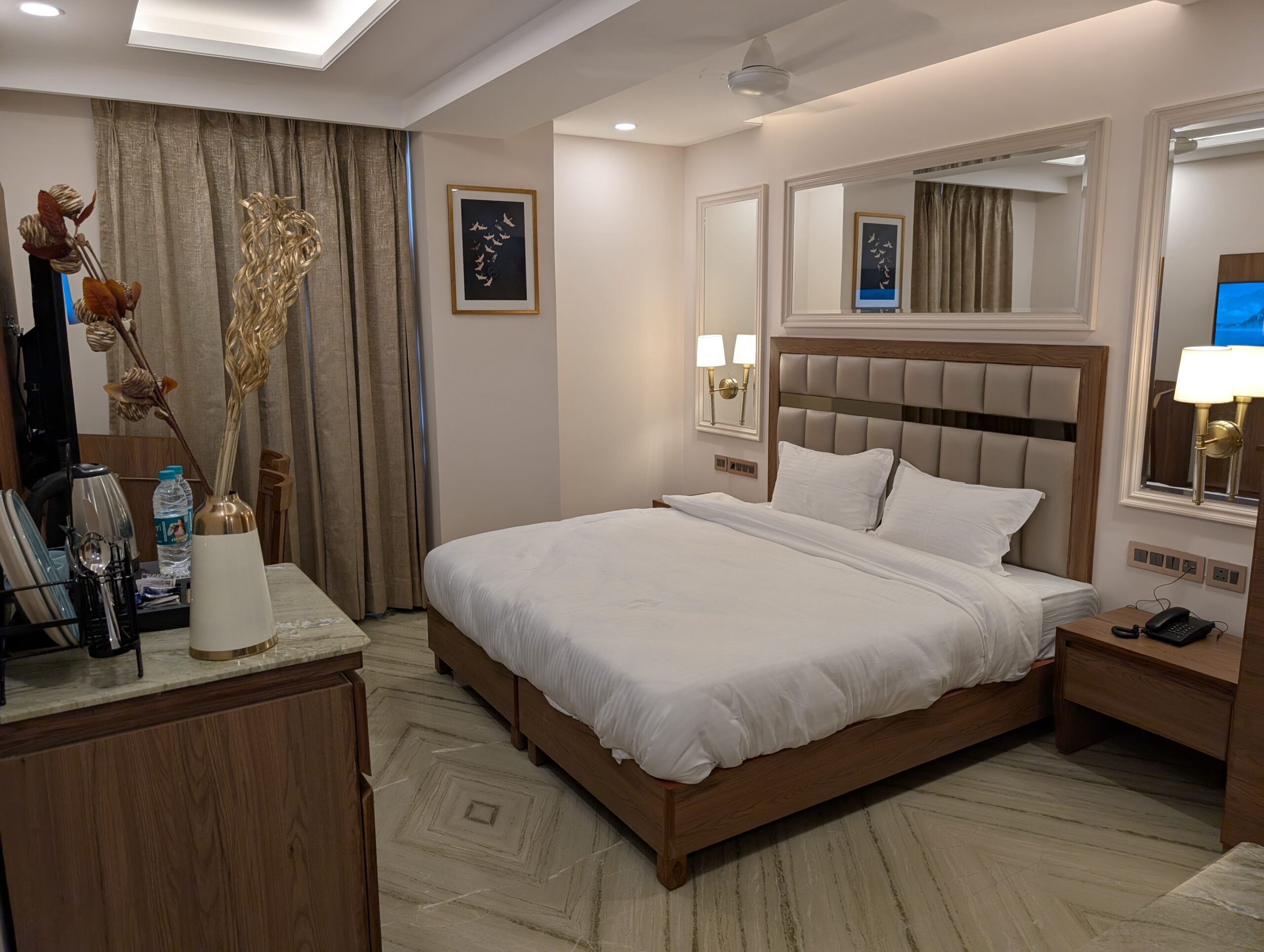 FlxHo Horizon ONE Luxury Hotel & Residences | Golf Course Rd