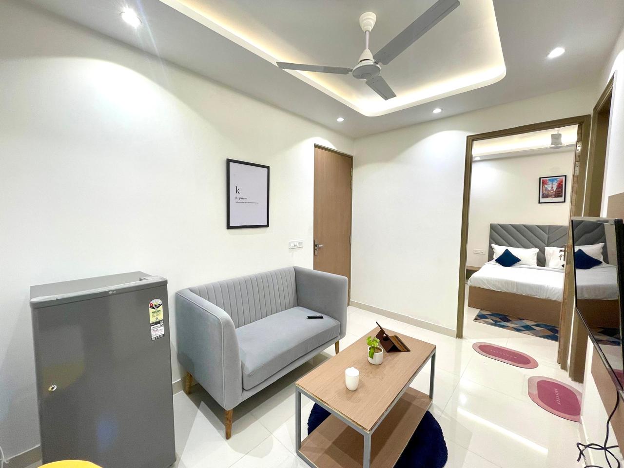 What Is a Hotel with Kitchenette  and Why It’s Perfect for Long Business Trips
