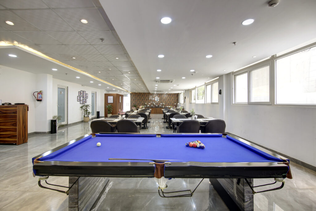 Explore the amenities offered by business hotels in Gurgaon for business executives.