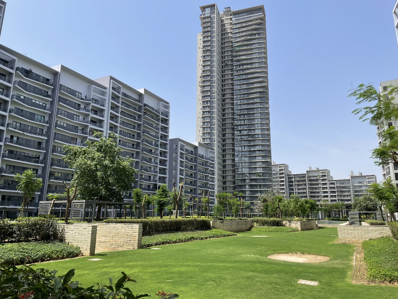 Smart Stays, Smarter Work: Evolving Trends in Business Hotels in Gurgaon