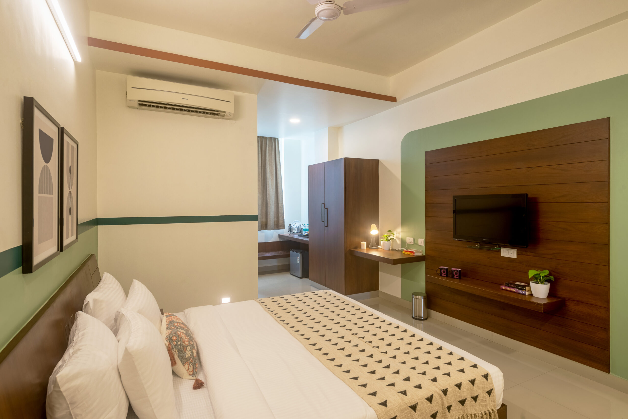 Business Hotels in Gurgaon Go Local: Why Indian Hospitality Is Winning Over Global Brands